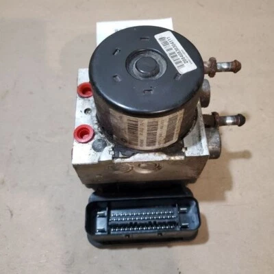 2011 Chrysler Town & Country ABS Anti-Lock Brake Control Pump Assembly OEM - Imagem 1 de 4