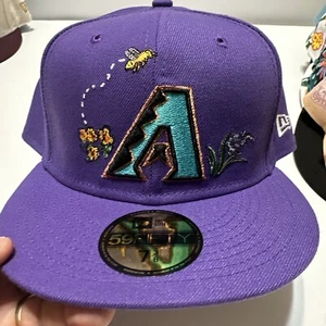 CAPPELLO NUOVA ERA 59FIFTY 5950 ARIZONA DIAMOND BACKS ACQUERELLO FLOREALE TAGLIA 7-3/8 - Foto 1 di 4