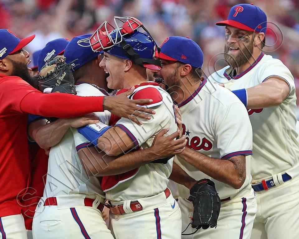 2022 PHILADELPHIA PHILLIES CELEBRATE ADVANCING TO THE NLCS 8X10 PHOTO - Image 1 of 1