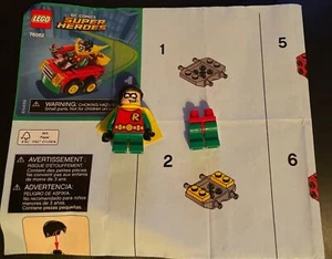 LEGO Robin Minifigure Micro DC Super Heroes 76062 W/ booklet + Extra Legs 🦵 - Picture 1 of 5