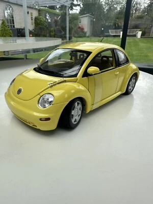 Gate Models (AUTO art) VW BEETLE 1/18  Die Cast Model Car Boxed -VOLKSWAGEN - Image 1 of 4