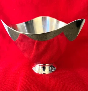 Mid Century Modern Silverplate Bowl by HRH Denmark - 6" Triangular Shape - Bild 1 von 8