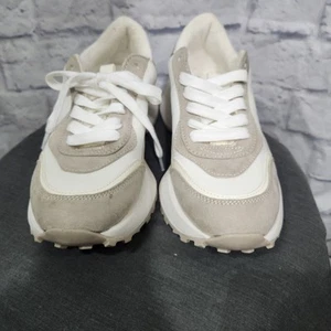 Tenis con cordones de espuma viscoelástica beige y blanco No Boundaries para mujer talla 6,5 - Imagen 1 de 9