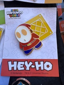 Super Nintendo World Hey-Ho Pin Badge USJ SNW Limited - Picture 1 of 1
