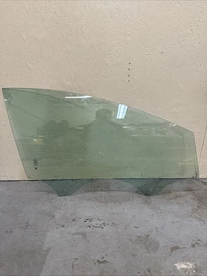 Vidrio ventana puerta pasajero delantero derecho Ford Focus 2012-2018 OEM Foto 1 de 2