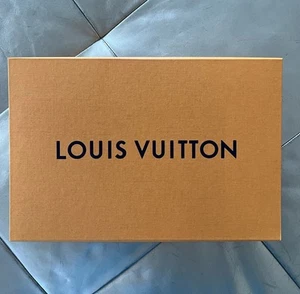 Louis Vuitton Caja Vacía con Cierre Magnético Papel y Cinta 12x8x2 - Imagen 1 de 7