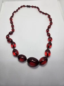 Cherry Amber Bakelite Necklace Graduated Screw Clasp - Picture 1 of 6