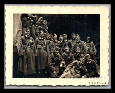 Foto, Segunda Guerra Mundial, entrenamiento en Wipperfürth, descanso de la ma... - Imagen 1 de 2