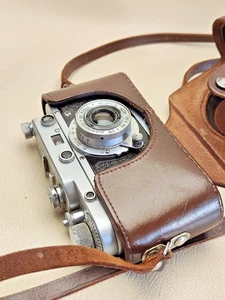 Cámara telémetro Zorki C 35 mm hecha en 1956 + Industar-22 1:3,5 F = 5 cm roja P - Imagen 1 de 21