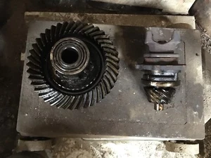 73-00 GM Chevy GMC 14 Bolt Full Floater REAR 4.10 4L10 Carrier Ring Pinion  - Picture 1 of 11