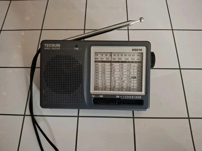 Receptor de radio mundial portátil TECSUN R-9012 AM/FM/MW/SW  Foto 1 de 4