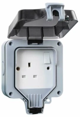 Outdoor 1 Gang Mains 13A Single Switched Socket IP66 Weatherproof Shed Garage - Image 1 of 3