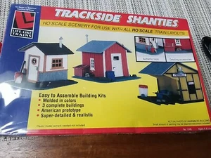 HO SCALE TRACK SIDE SHANTIES NEW Build 3 Shanties With Details Grin 1 Kit - Picture 1 of 5