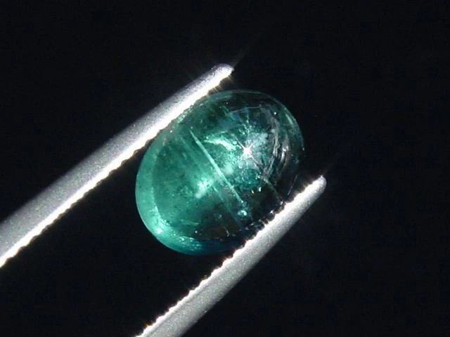 Indigolith Blauer Turmalin Katzenauge 2,40 Ct. Oval Cabochon (2942t) - Bild 1 von 1
