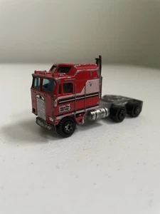 Vintage Yatming 1404 Diecast 1/87 BJ & Bear Red Kenworth K100 Semi Tractor Cab - Picture 1 of 12