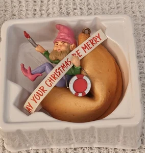 Vintage Hallmark Keepsake Fortune Cookie Elf adorno de Navidad 1984 - Imagen 1 de 9