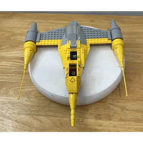LEGO Star Wars: Naboo Starfighter (75092) w 4 minifigs almost complete