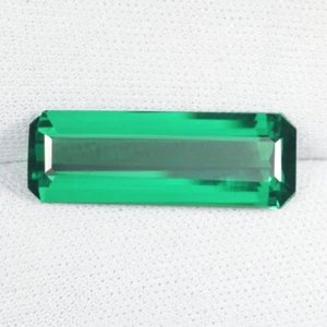 7.75 ct HYDROTHERMAL LAB CREATED BIRON GREEN MERALD RECTANGLE - See Vdo - Picture 1 of 2