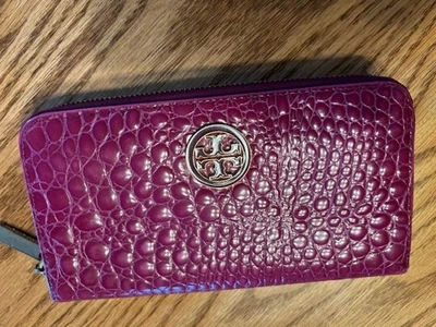 Cartera de bolsillo Tory Burch con cremallera - magenta Foto 1 de 4