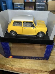 Sunnyside 1:16, Mini Cooper, Yellow & White Diecast Model Car With Box - Picture 1 of 12