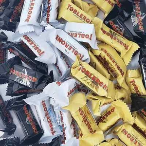 TOBLERONE Chocolate Mini Candy Bites Treats Original, White & Dark 800g 28oz - Picture 1 of 3