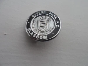 Queen Park Football Club Enamel Badge - Picture 1 of 2