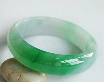 Hermoso brazalete brazalete de piedras preciosas de jadeíta verde natural 56-62 mm joyería Foto 1 de 4