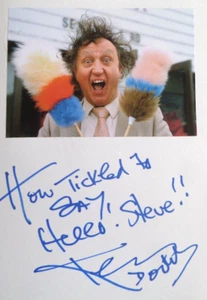 KEN DODD AUTOGRAPHED 8 X 6 ALBUM PAGE. - Picture 1 of 1