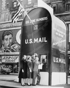 Gigante buzón de correo de Estados Unidos NY 1961 reimpresión vintage 8x10 de foto antigua - Imagen 1 de 1