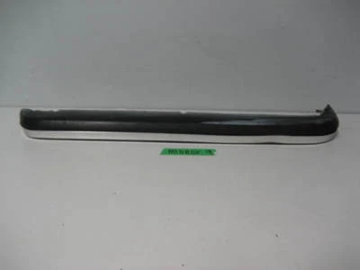 Moldura de lanterna traseira esquerda Mercedes-Benz W123 280E 240D 280CE 1236900962 - Imagem 1 de 4