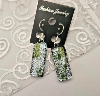 熔融手工银色/绿色悬垂二色玻璃耳环/斯特林银色 EW — 第 1/3 张图片