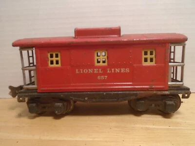 1934-40 VINTAGE PREWAR LIONEL #657 O GAUGE ALL METAL RED CABOOSE GOOD CONDITION - Image 1 of 4