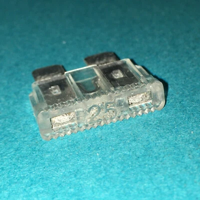 1 VOLVO 940 1991-1995 25A 25 AMP FUSE ALL 940 WHITE FITS 1991 1992 1993 1994 - Image 1 of 3