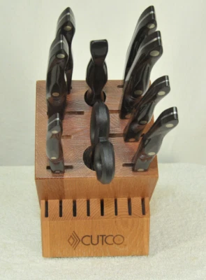 Cubiertos de cocina CUTCO 9 piezas con ama de casa + 8 bloque de cuchillos de cereza hechos en EE. UU. Foto 1 de 4