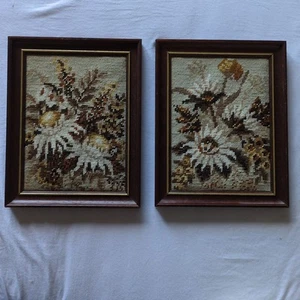 2 x Blumen Gobelin Stickbilder Holzrahmen 28x22 Vintage antik Handarbeit Beige - Bild 1 von 10