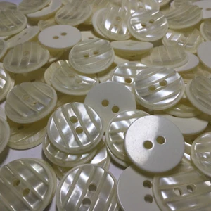 Bottone di design bianco finta perla ""striscia"" 11 mm 15 mm 18 mm 23 mm 2 fori - Foto 1 di 11
