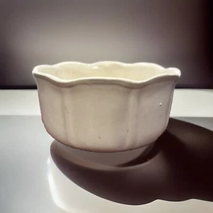 Vintage UPCO White Glaze Ceramic  Bowl Planter Pot Dish MCM Footed Tulip 1950’s - Picture 1 of 4