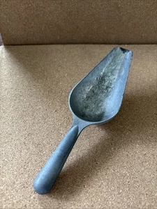 Cuchara pequeña de aluminio vintage/antigua para harina/azúcar/grano/alimentación hecha en Taiwán - Imagen 1 de 4