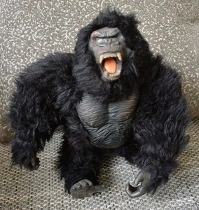 King Kong Figure Universal Studios Playmates Toys 2005 Part Vinyl Plus + Sound - Picture 1 of 8