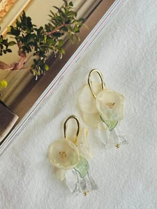 White Cloth Flowers Green Leaf Clear Cube Hoop Drop Pierced Earrings Women Her - Picture 1 of 7