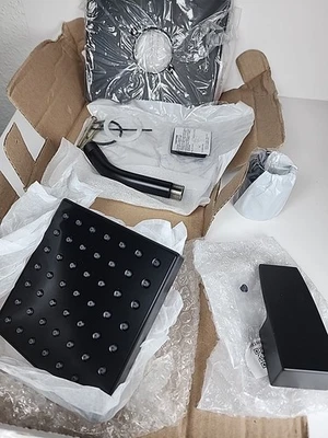 Delta Modern 14 Series Kit de molduras de ducha, negro mate, asa única T14267-BL-PP Foto 1 de 4