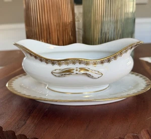 T&V Limoges Francia Nathan Dohrmann Gold Fleur De Lis Gravy Boat con bandeja 2 piezas - Imagen 1 de 6