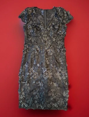 Vestido Carmen Marc Valvo VACACIONES Talla 10 3D Pétalo Negro Funda Nuevo con Etiquetas Impresionante $440 Foto 1 de 4