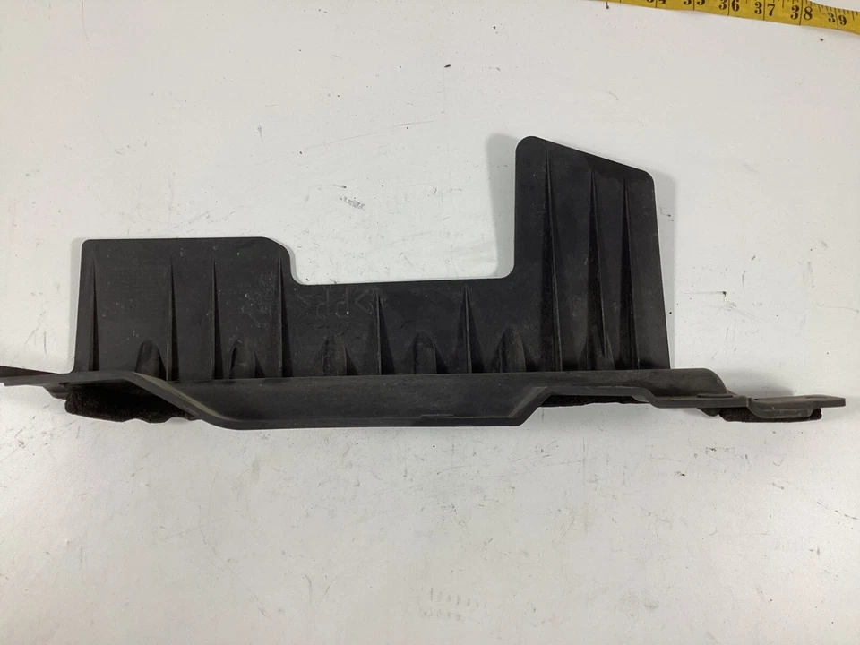 2013 - 2016 Kia Cadenza Left Driver Side Air Guard Assy 21936-3R500 OEM . - Image 1 of 4