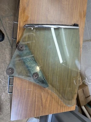 1968 Oldsmobile Cutlass 442 LH Quarter Glass Soft Ray #1 AS-2 27-38 M27.8 - Изображение 1 из 4