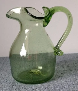 Hand Blown GREEN GLASS PITCHER ~ 5½" Tall ~ Top of Applied Handle Heart-Shaped - Picture 1 of 6