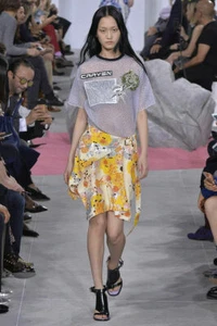 BNWT RRP£495 DESIGNER CARVEN RUNWAY ROBOT FLOWER CREPE SKIRT YELLOW UK8 - Picture 1 of 5