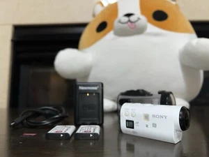 SONY HDR-AZ1 Digital HD Video Action Camera with Extra Batteries and 512 GB SSD - Picture 1 of 14