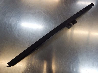 OEM SATURN ASTRA XR 4 DR 08 09 PUERTA TRASERA DERECHA VENTANA DIVISOR GUÍA 4E Foto 1 de 4