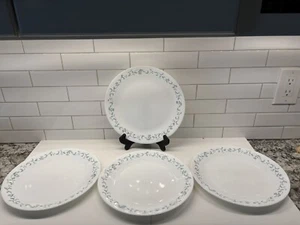 Corelle Country Cottage Dinner Plates White w/ Blue Heart 10 1/4” Set of 4 VGUC - Picture 1 of 7